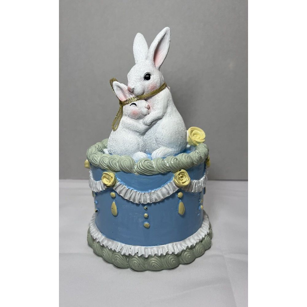 Easter‎ Blue Faux Lambeth Cake With Bunnies Tabletop Decor Bella Luxx New
